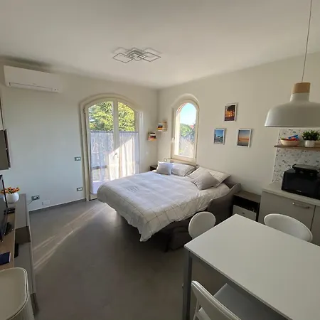 I It Apartment