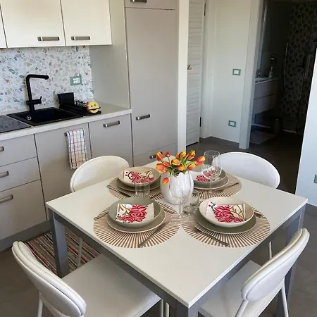 I It Apartment *
